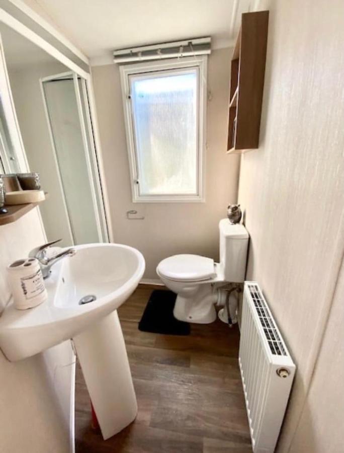 Hotel Swift Loire Jaywick Sands Exteriér fotografie